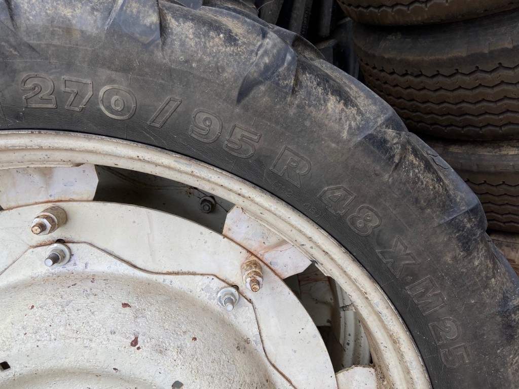 2x 270/95/48 Michelin tyres fit to New Holland 7740 wheels