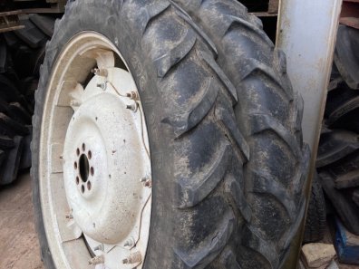 2x 270/95/48 Michelin tyres fit to New Holland 7740 wheels