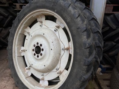 2x 270/95/48 Michelin tyres fit to New Holland 7740 wheels