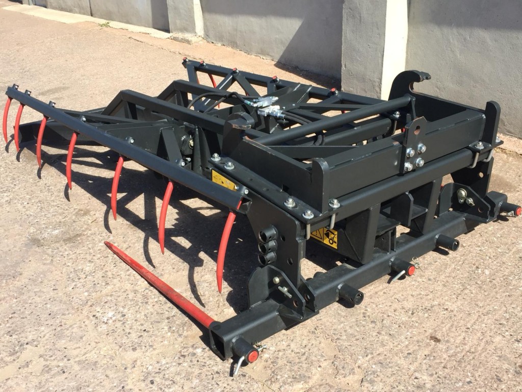 MX V7000 bale grab, as new - never been used, 3x bottom tines, Merlo bolt on hooks with releif valve, this grab will lift 4x large square or 3x round bales, can be fitted with different hooks if required