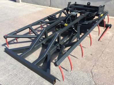 MX V7000 bale grab, as new - never been used, 3x bottom tines, Merlo bolt on hooks with releif valve, this grab will lift 4x large square or 3x round bales, can be fitted with different hooks if required