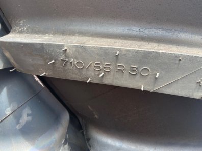 2x 900/50/42 + 2x 710/55/30 new Michelin tyres fitted to Fendt 724 wheels