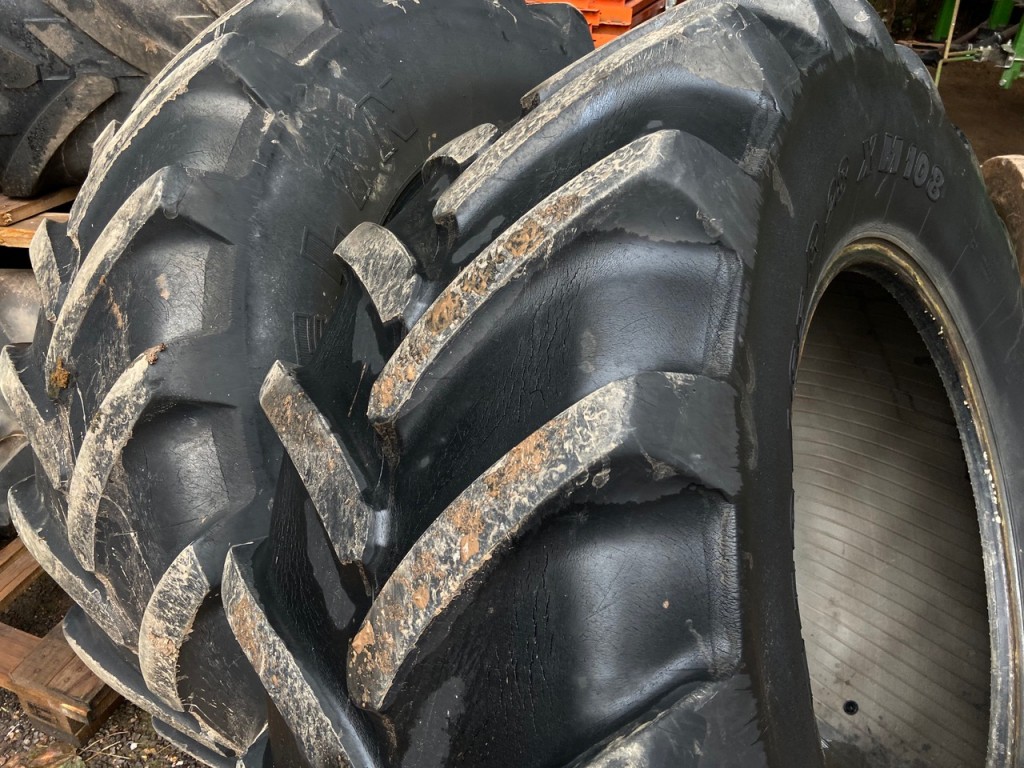 2x 540/65/28 Michelin tyres 25%