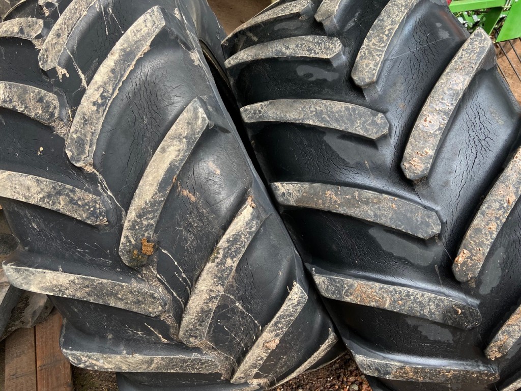 2x 540/65/28 Michelin tyres 25%