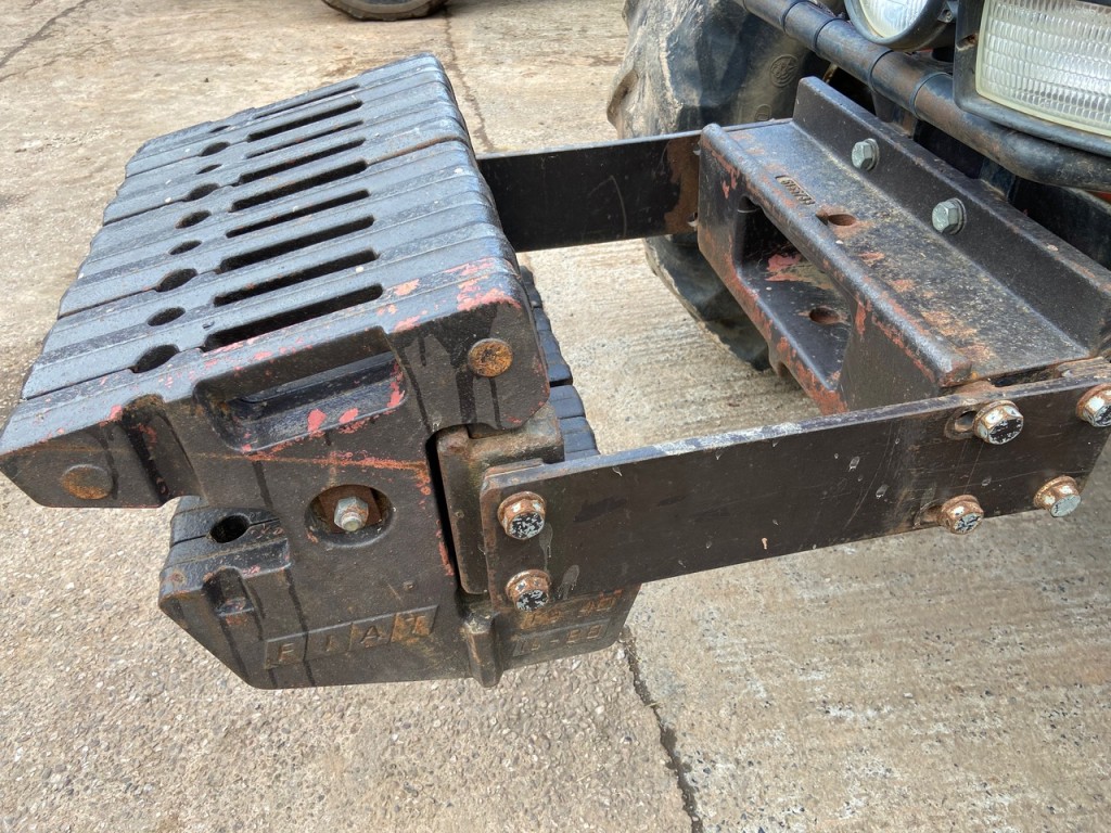 10x Fiat 40kg front weights fitted to Fiat extended weight frame