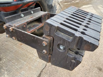 10x Fiat 40kg front weights fitted to Fiat extended weight frame