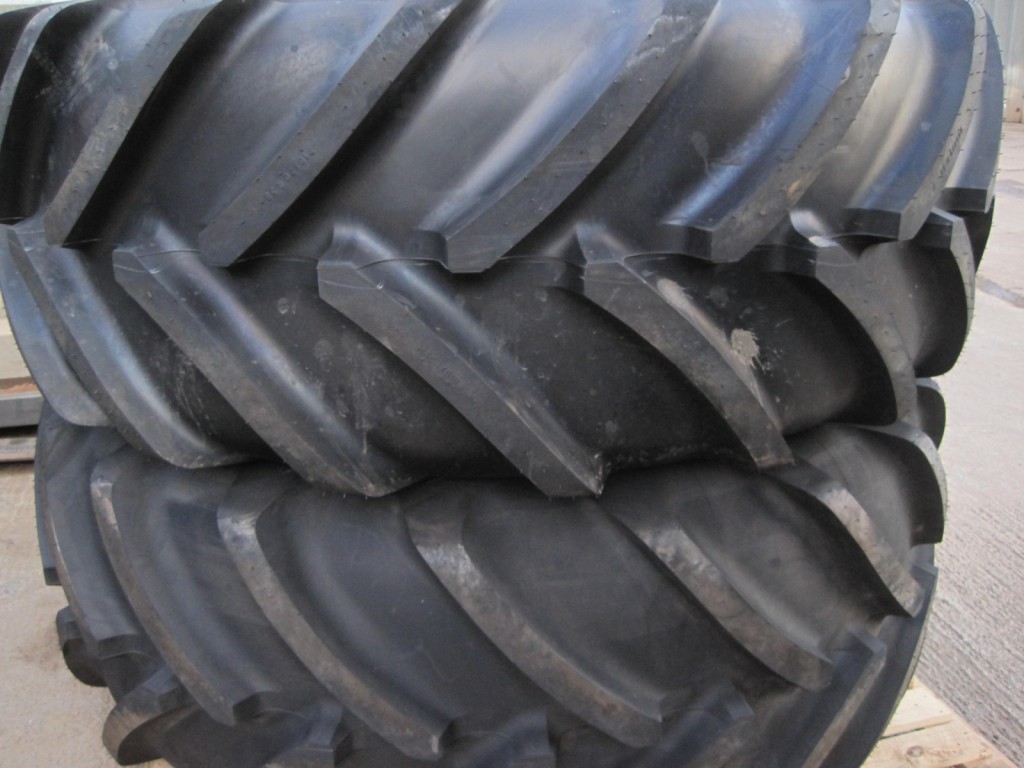 710/70/38 new Michelin tyres and New Holland wheels