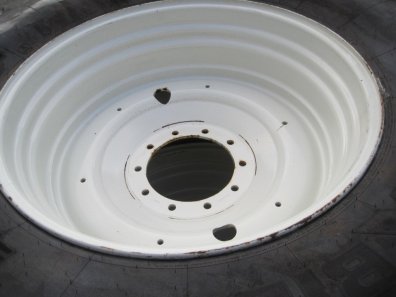 710/70/38 new Michelin tyres and New Holland wheels