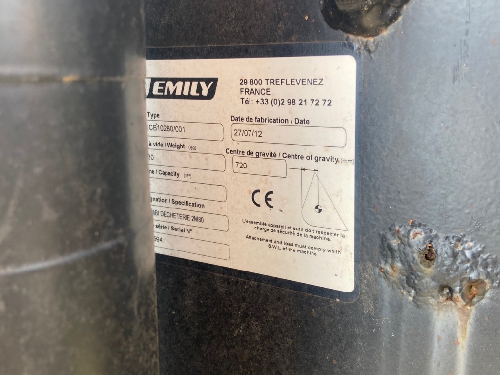 Emily 8ft 6 bucket grab, Volvo type hooks, very little use