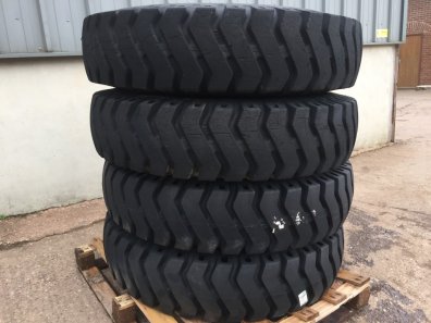 BKT 12.00-24 Yard Tyres fitted to Manitou 8 stud rims, 2x new tyres + 2x very little use tyres