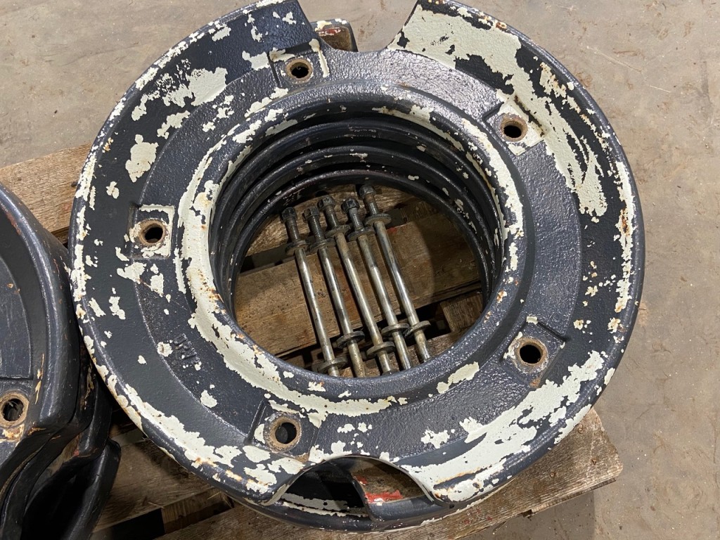 Valtra 80kg wheel weight