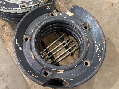 Valtra 80kg wheel weight