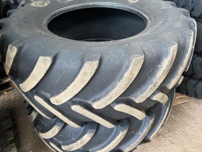 2x 650/65/42 + 2x 540/65/30 Firestone tyres 50-60%