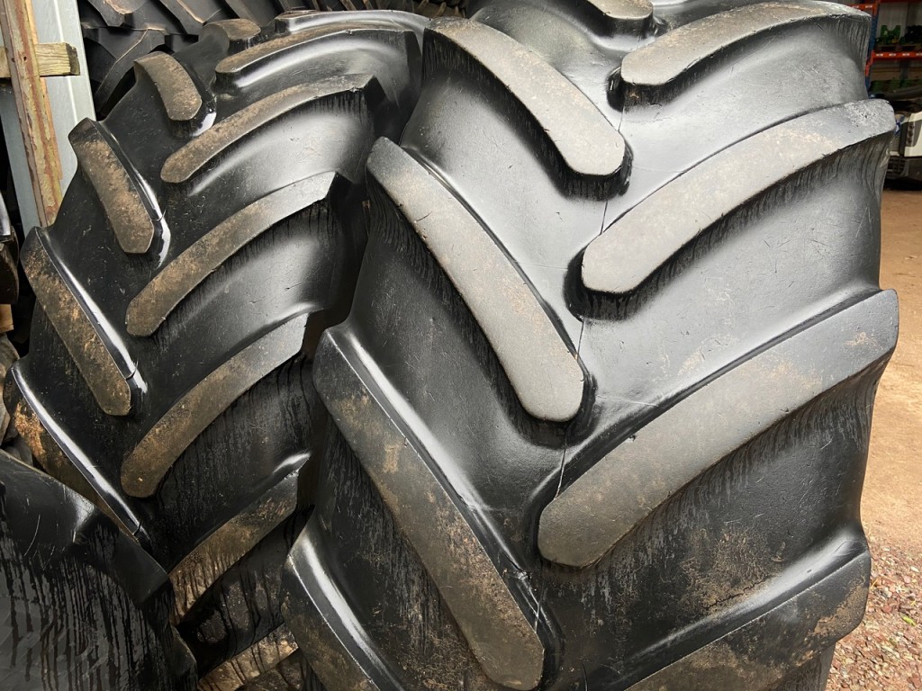 2x 650/65/42 Michelin tyres 30%