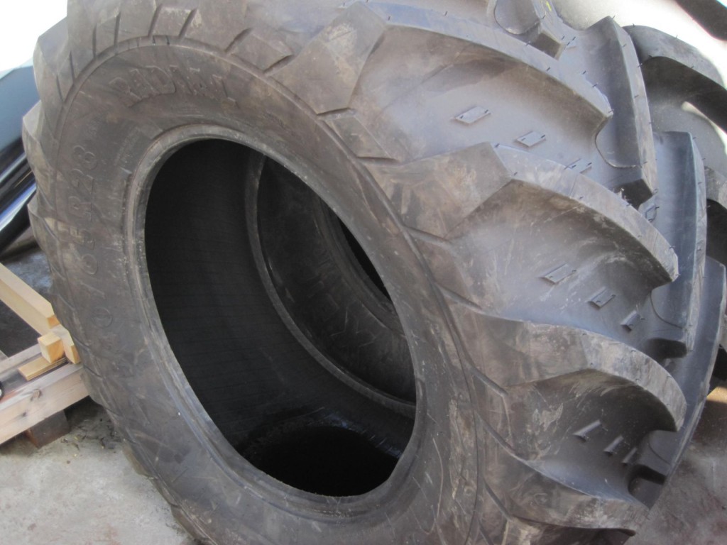 1x Kleber 540/65/28 tyre