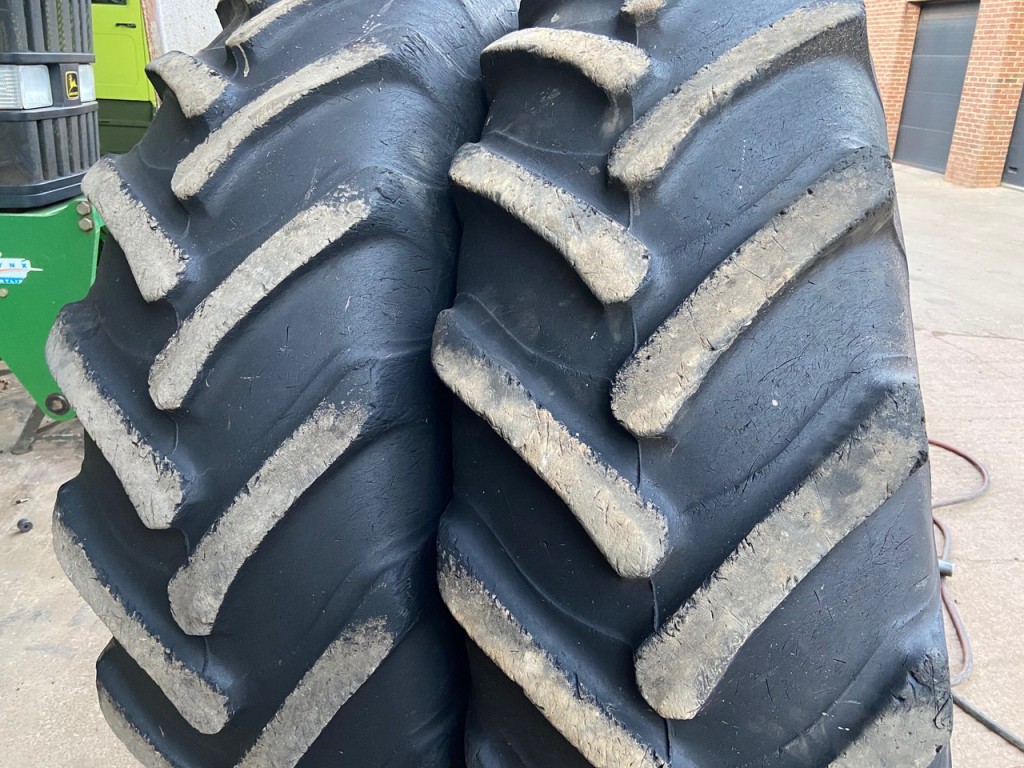 2 x 18.4/42 Alliance tyres, 40%