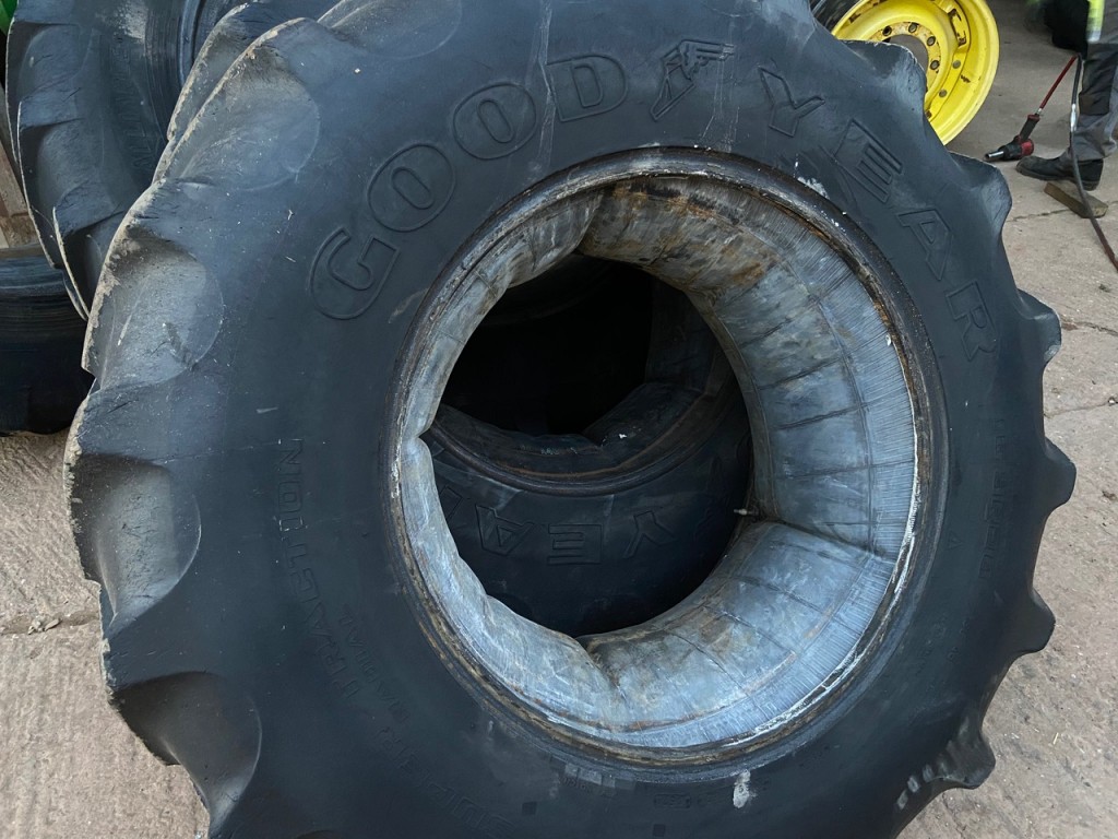 2x 16.9/28 Goodyear Super Traction Radial tyres 40%