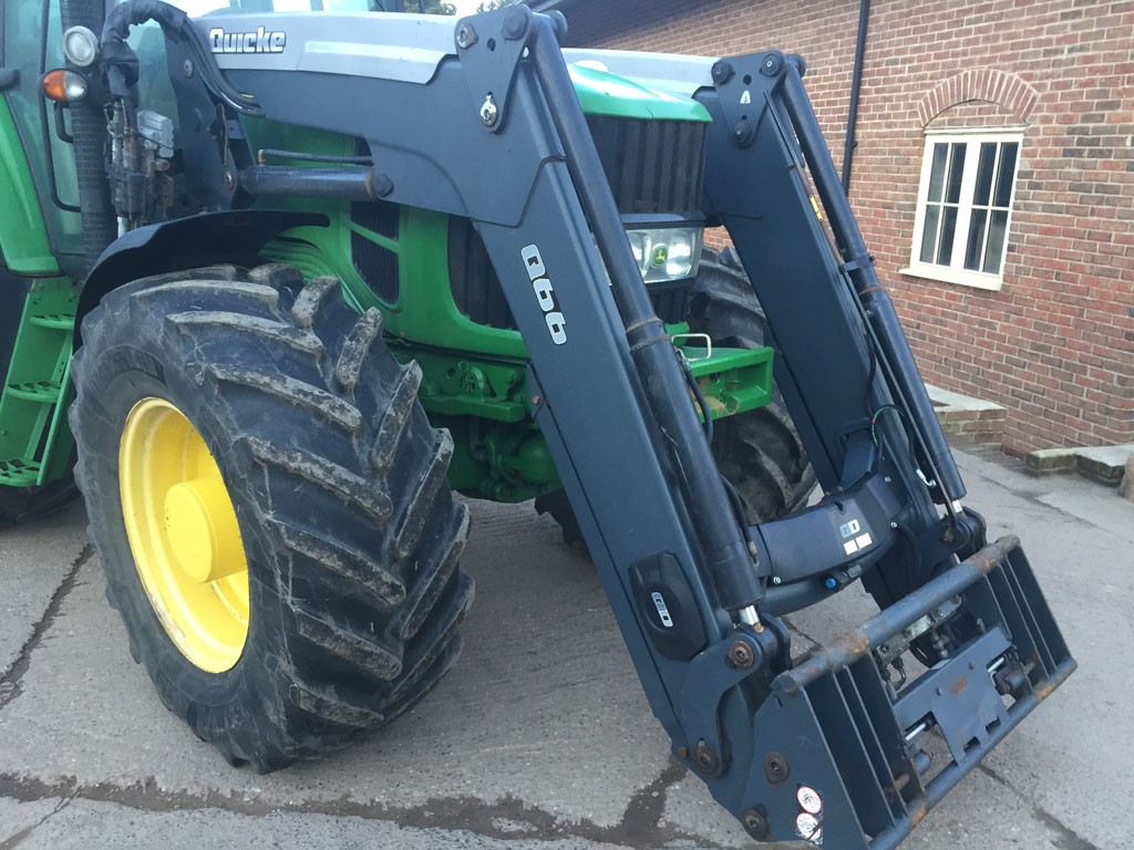 Quicke Q66 loader, Euro/Trima Carriage, soft ride suspension, third service, elctrodrive controls with operational functions, complete with brackets and valve to fit John Deere 6 cyliner 20 and 30 series tractors, this 2011 loader has been removed from a 3,500hr tractor