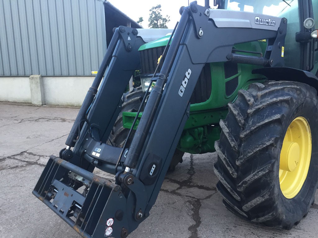 Quicke Q66 loader, Euro/Trima Carriage, soft ride suspension, third service, elctrodrive controls with operational functions, complete with brackets and valve to fit John Deere 6 cyliner 20 and 30 series tractors, this 2011 loader has been removed from a 3,500hr tractor