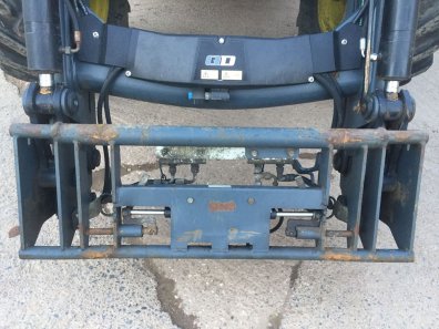 Quicke Q66 loader, Euro/Trima Carriage, soft ride suspension, third service, elctrodrive controls with operational functions, complete with brackets and valve to fit John Deere 6 cyliner 20 and 30 series tractors, this 2011 loader has been removed from a 3,500hr tractor
