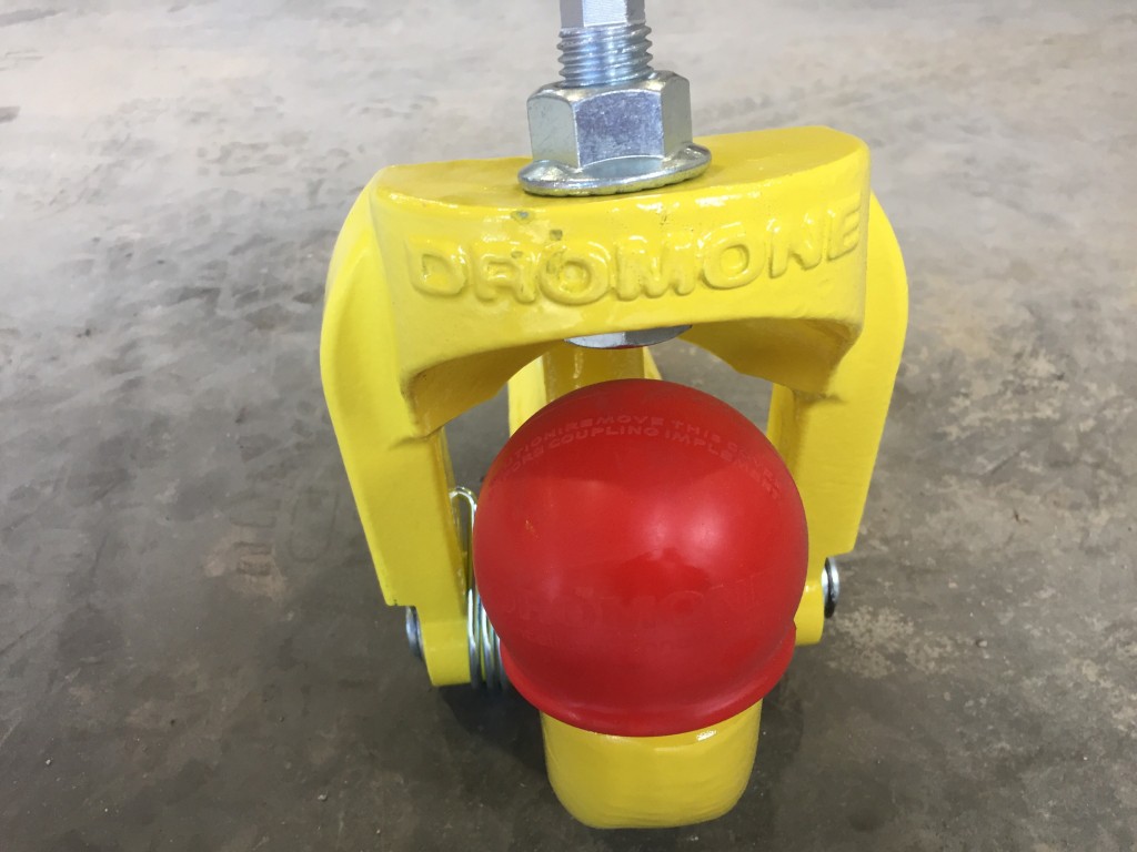 Dromone K80 ball hitch, new, will fit John Deere tractors