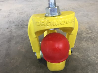 Dromone K80 ball hitch, new, will fit John Deere tractors