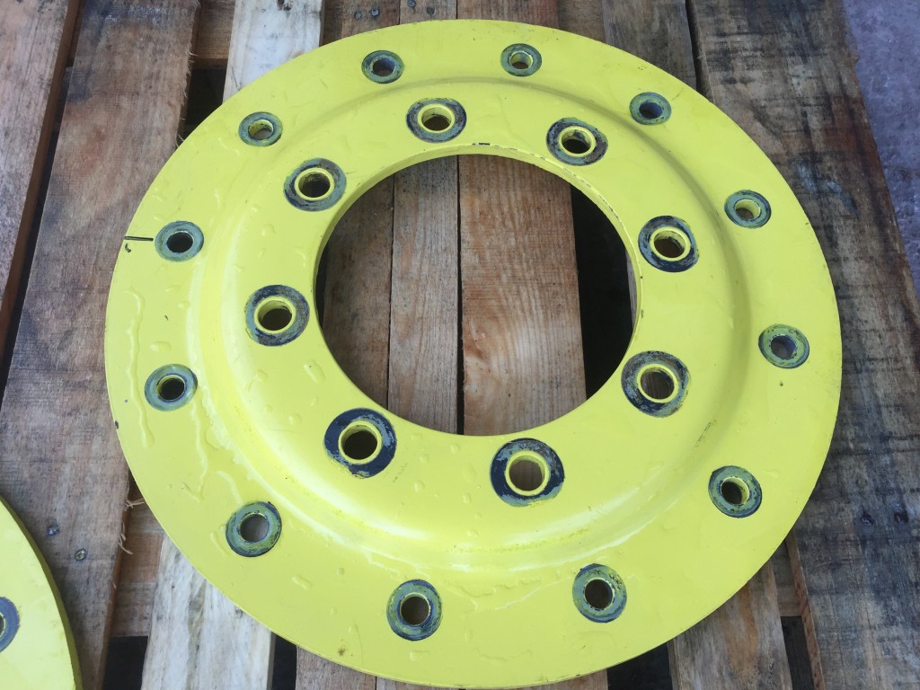 John Deere re-inforcing rear wheel plates, to suit 6420-6930 tractors, part number AL155035