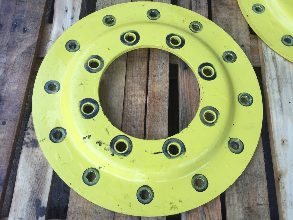 John Deere re-inforcing rear wheel plates, to suit 6420-6930 tractors, part number AL155035