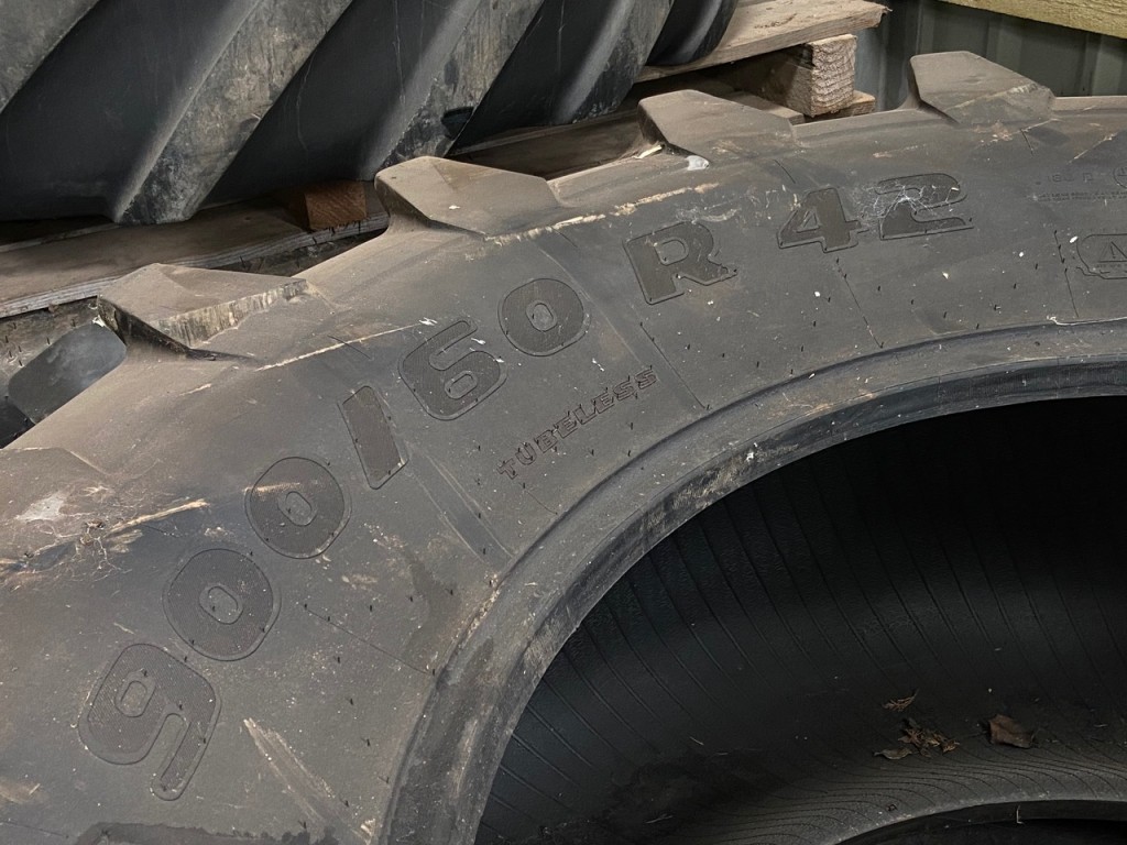 2x 900/60/42 75% Trelleborg tyres