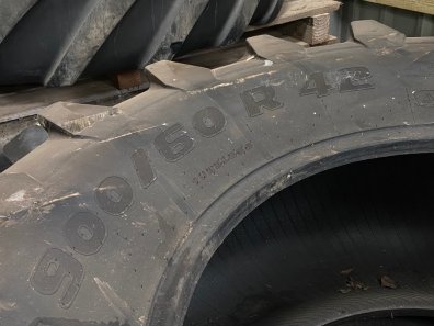 2x 900/60/42 75% Trelleborg tyres