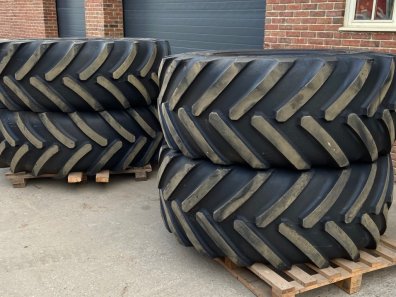 2x 710/75/42 60% + 2x 650/65/34 35-40% Michelin Axiobib tyres