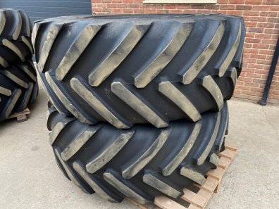 2x 710/75/42 60% + 2x 650/65/34 35-40% Michelin Axiobib tyres