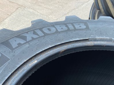 2x 710/75/42 60% + 2x 650/65/34 35-40% Michelin Axiobib tyres