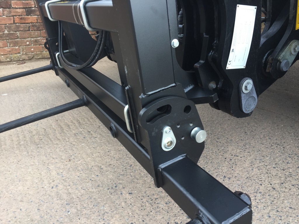 new Quicke bale grab XL plus, bolt on hooks, top grab, adjustable height, hinged floating base and fold down legs, 3x base tines + 2x side tines, this grab will pick up 3x 120x90 bales