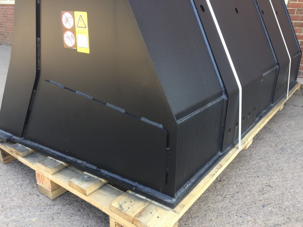 Quicke 220HDXL bucket, 7ft wide, JCB Q fit bolt on hooks, spill guard, this bucket will hold approx 700kg of wheat