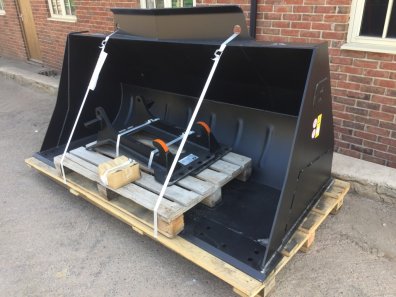 Quicke 220HDXL bucket, 7ft wide, JCB Q fit bolt on hooks, spill guard, this bucket will hold approx 700kg of wheat
