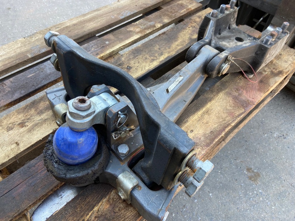 Scharmuller K80 ball hitch, taken off 2018 Fendt 939