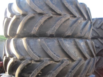 2x 600/65/38 + 2x 480/65/28 Firestone tyres 75%