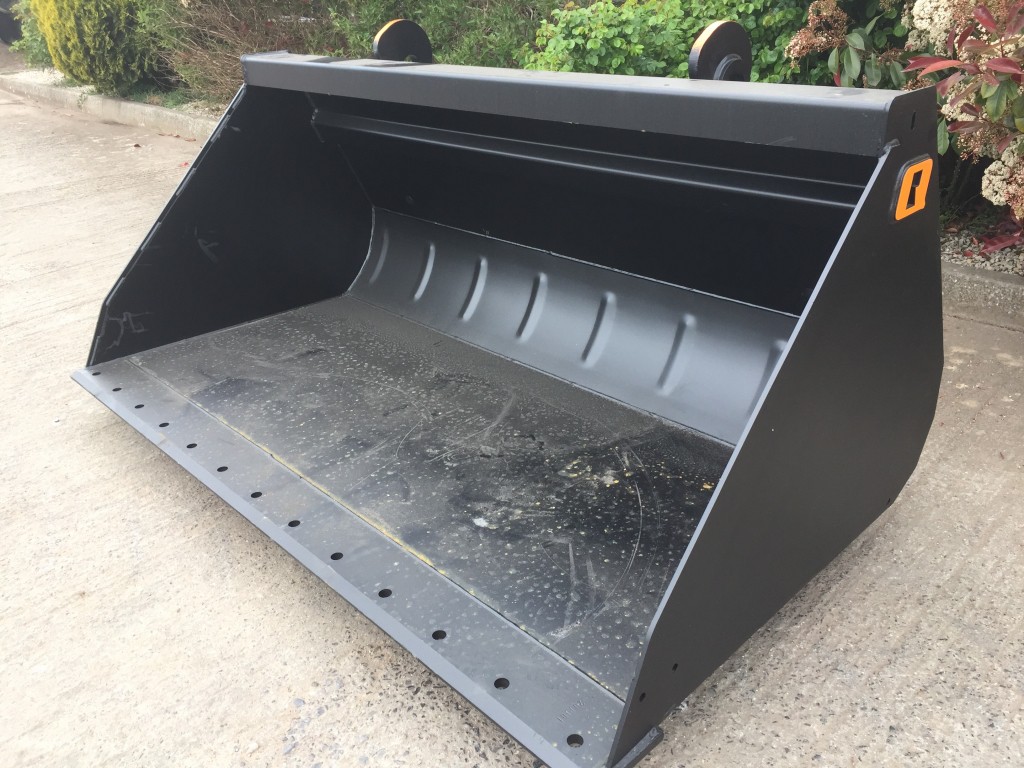 Quicke 200GM+ bucket, new, JCB Q fit bolt on hooks, 6ft 6 wide, optional bolt on cutting edge