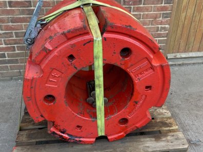 2x Fendt 1 Ton wheel weights C/W bolts