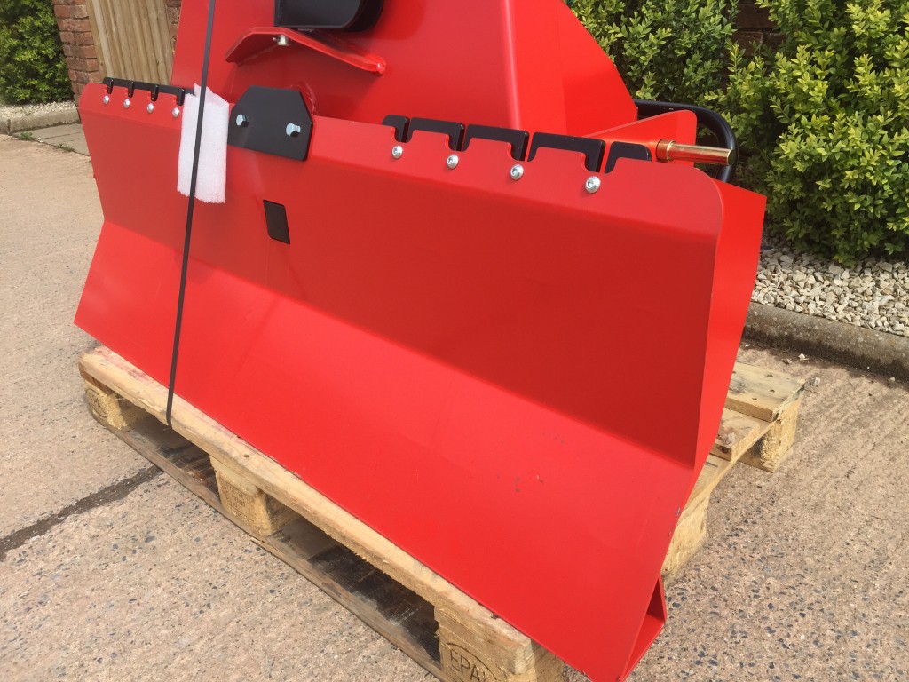 Fransgard V-4021 4 ton timber winch, new, cable drum, locking latch with tension bracket, protective screen, chain and accessories holder, dozer blade with wide towing bar