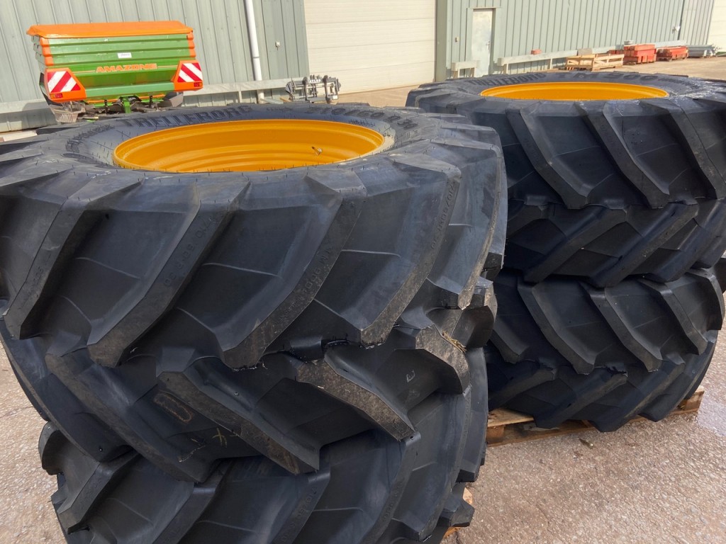 4x 710/60/30 new Trelleborg tyres fitted to JCB 4220 wheels