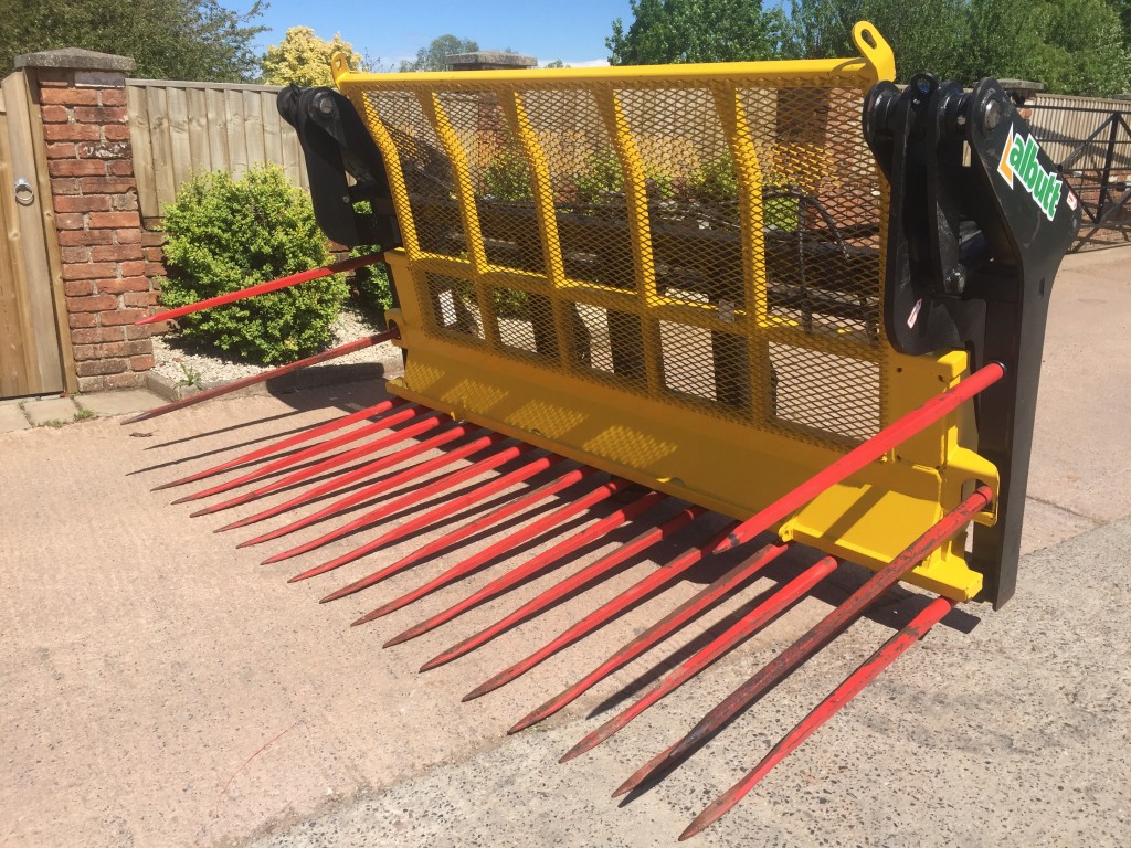 Albutt B809PP buckrake, 2015, 9ft wide, KV tines + 4 side tines, 3 point linkage hooks on bolt on rail system, Very good order, had had very little use