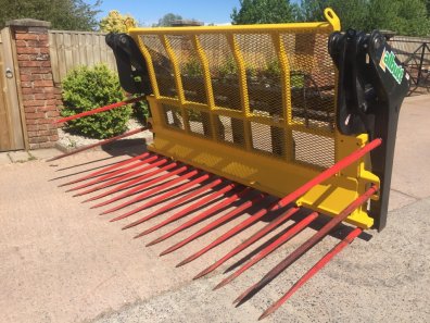 Albutt B809PP buckrake, 2015, 9ft wide, KV tines + 4 side tines, 3 point linkage hooks on bolt on rail system, Very good order, had had very little use