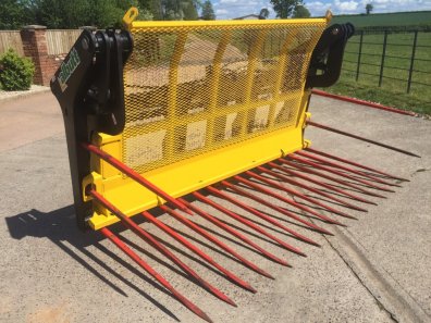 Albutt B809PP buckrake, 2015, 9ft wide, KV tines + 4 side tines, 3 point linkage hooks on bolt on rail system, Very good order, had had very little use