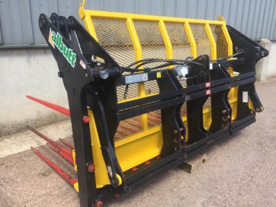 Albutt B809PP buckrake, 2015, 9ft wide, KV tines + 4 side tines, 3 point linkage hooks on bolt on rail system, Very good order, had had very little use