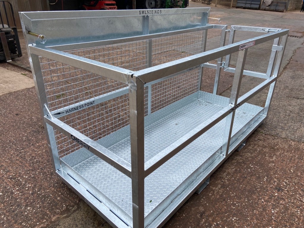 Cherry Products 8ft man platform,, new, tool tray, galvanised