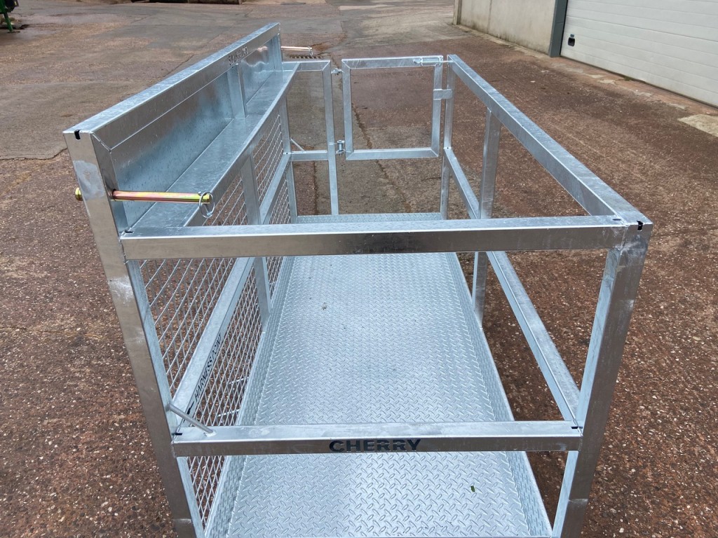 Cherry Products 8ft man platform,, new, tool tray, galvanised