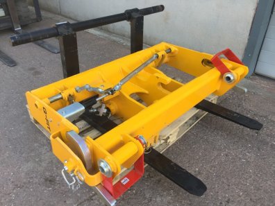 JCB 542-70 Q-fit carriage with pallet tines, taken off 2021 machine, as new, hydraulic locking