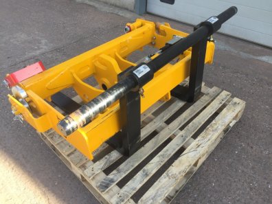 JCB 542-70 Q-fit carriage with pallet tines, taken off 2021 machine, as new, hydraulic locking